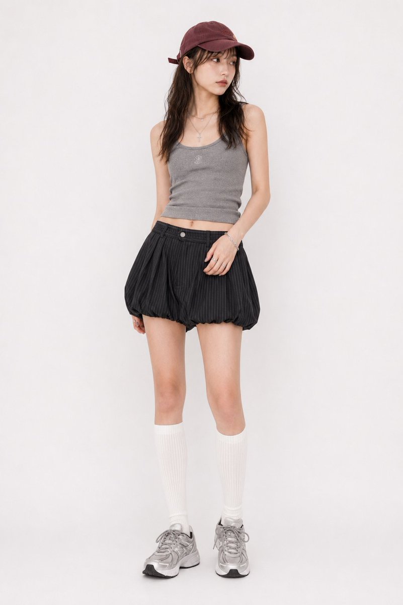 Y2K street style ribbed tank top outfit.